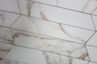 Керамогранит 40x8 Chevron Calacatta Gold гладкая матовая белый 6мм Goetan Керамогранит 40x8 Chevron Calacatta Gold гладкая матовая белый 6мм Goetan